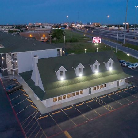 The Crossroads Hotel And Suites Irving Exterior photo